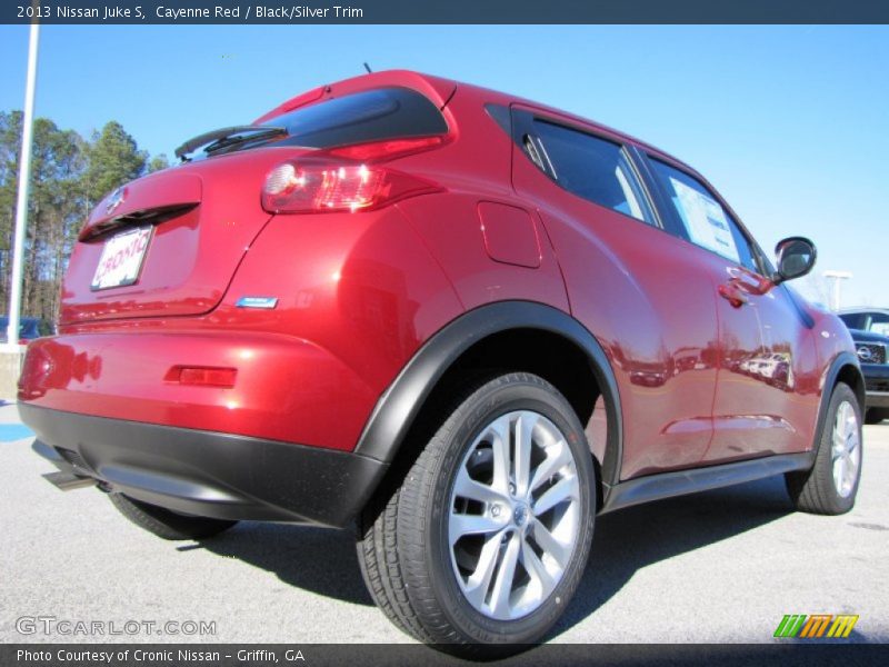 Cayenne Red / Black/Silver Trim 2013 Nissan Juke S