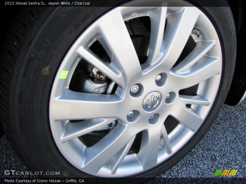 Aspen White / Charcoal 2013 Nissan Sentra SL