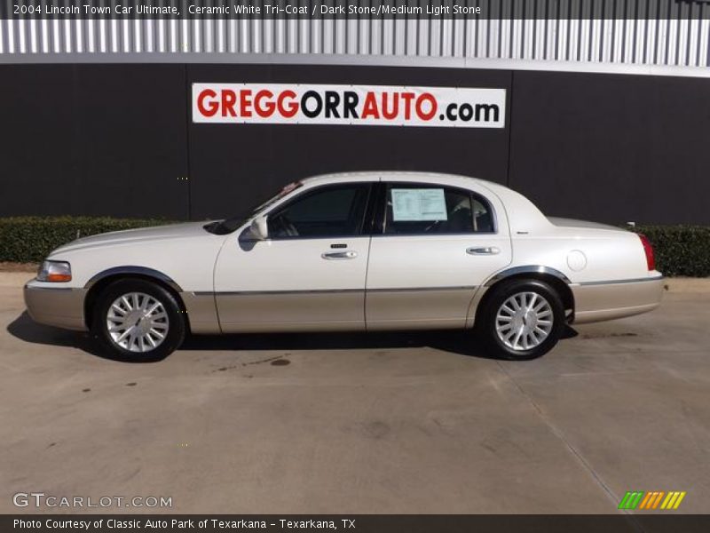 Ceramic White Tri-Coat / Dark Stone/Medium Light Stone 2004 Lincoln Town Car Ultimate