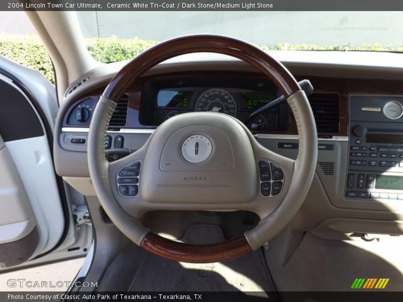 Ceramic White Tri-Coat / Dark Stone/Medium Light Stone 2004 Lincoln Town Car Ultimate