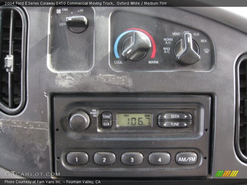 Controls of 2004 E Series Cutaway E450 Commercial Moving Truck
