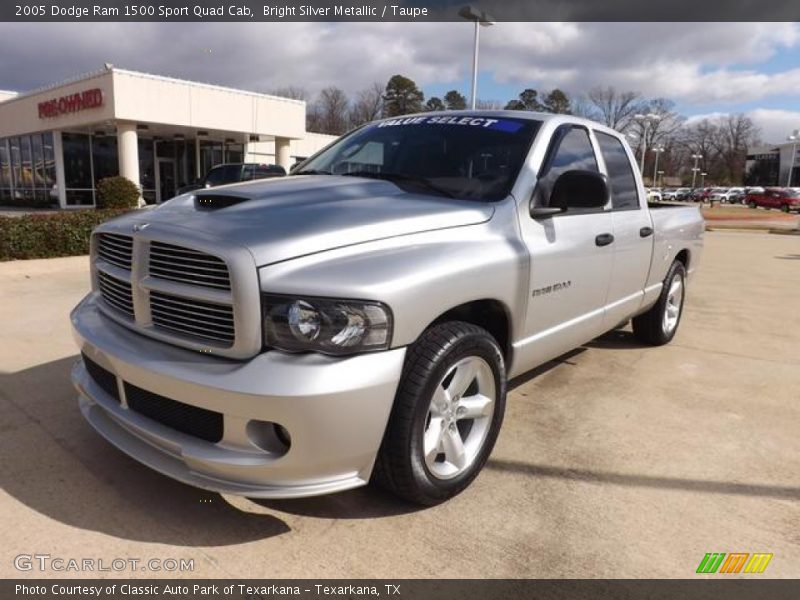 Front 3/4 View of 2005 Ram 1500 Sport Quad Cab