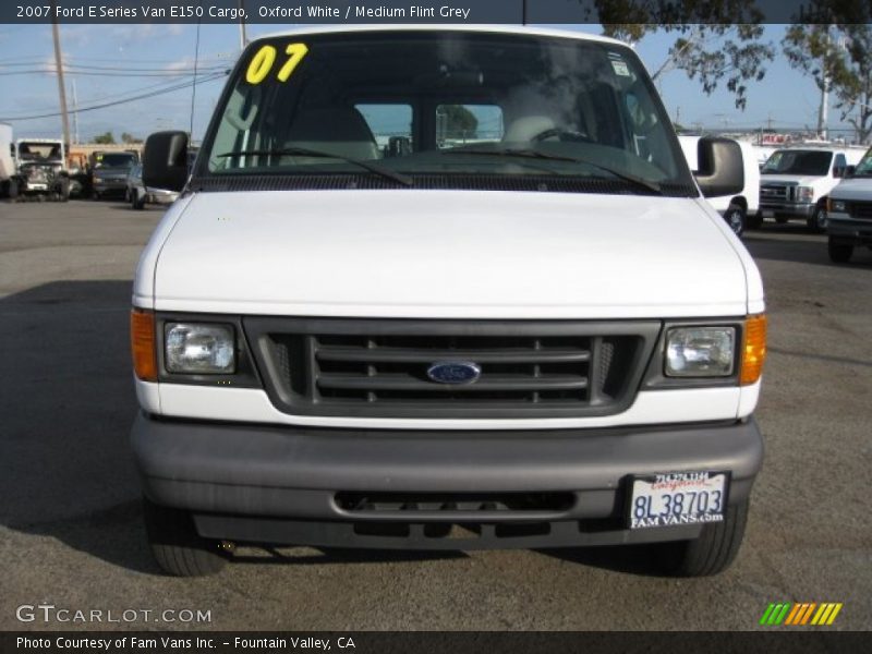 Oxford White / Medium Flint Grey 2007 Ford E Series Van E150 Cargo