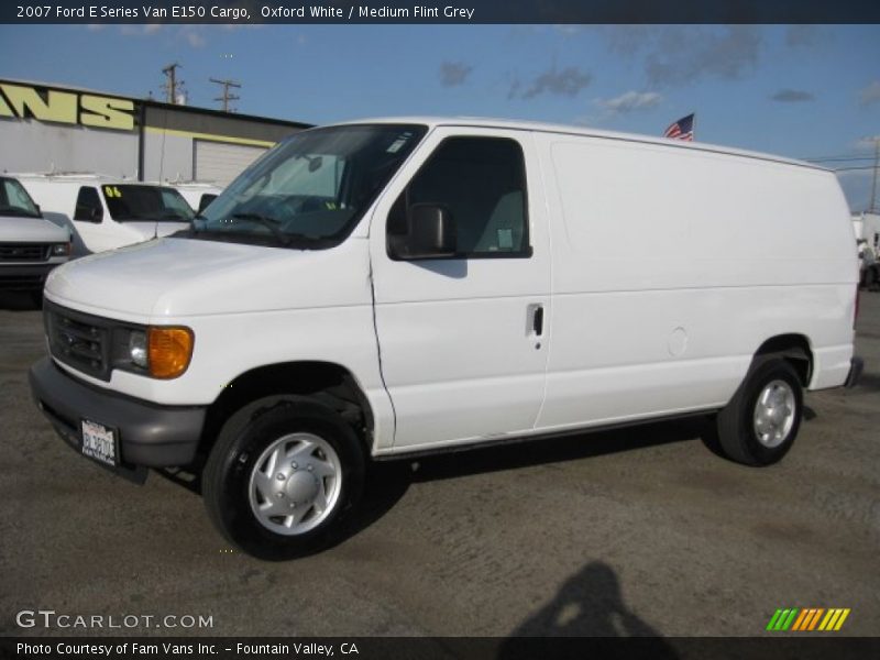 Oxford White / Medium Flint Grey 2007 Ford E Series Van E150 Cargo