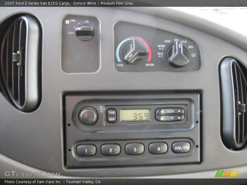 Oxford White / Medium Flint Grey 2007 Ford E Series Van E150 Cargo