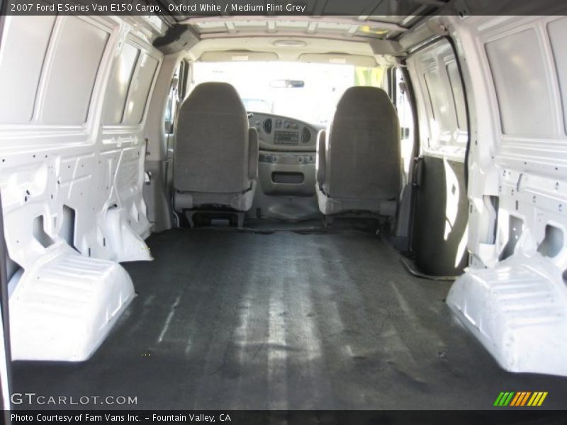 Oxford White / Medium Flint Grey 2007 Ford E Series Van E150 Cargo