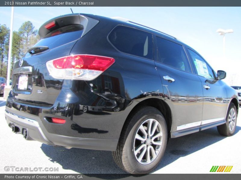 Super Black / Charcoal 2013 Nissan Pathfinder SL