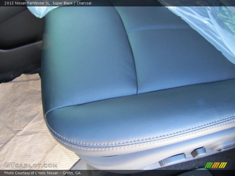Super Black / Charcoal 2013 Nissan Pathfinder SL