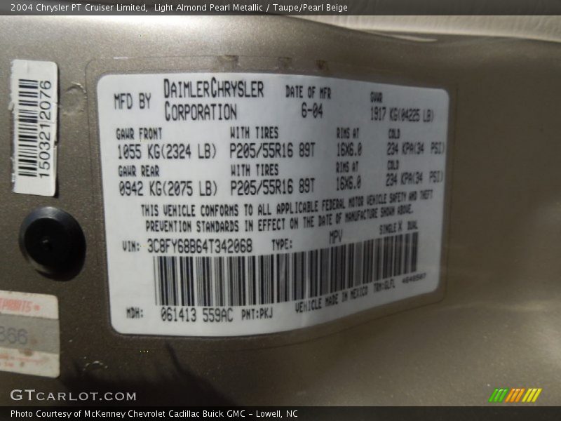 Light Almond Pearl Metallic / Taupe/Pearl Beige 2004 Chrysler PT Cruiser Limited