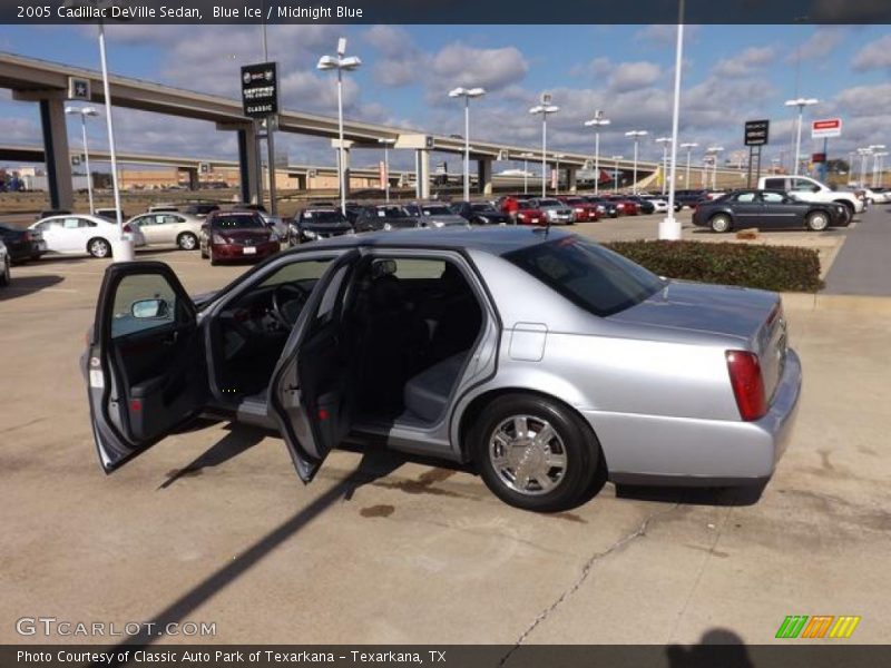 Blue Ice / Midnight Blue 2005 Cadillac DeVille Sedan