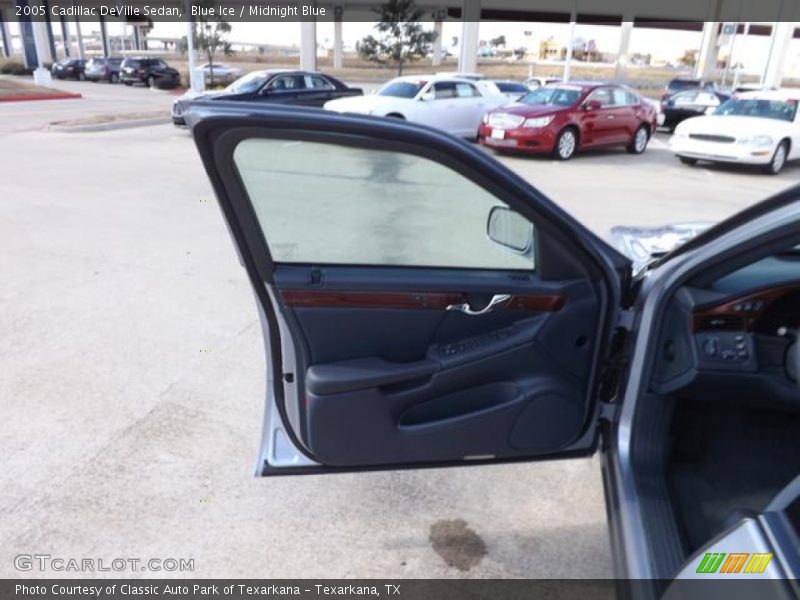 Blue Ice / Midnight Blue 2005 Cadillac DeVille Sedan
