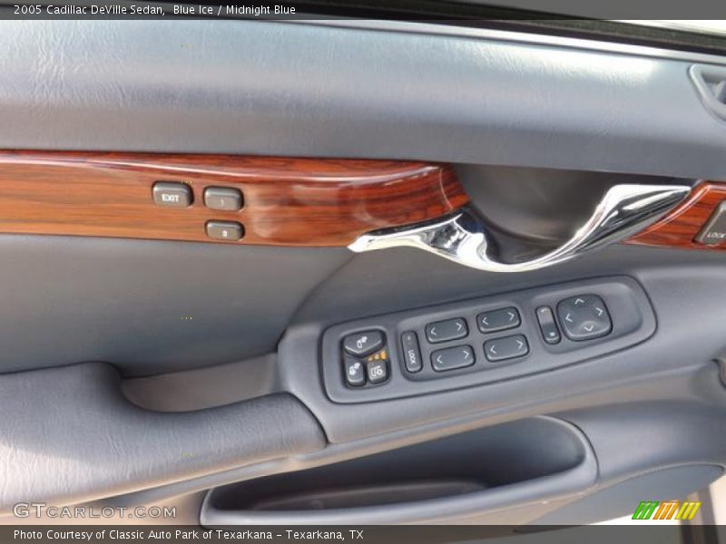 Blue Ice / Midnight Blue 2005 Cadillac DeVille Sedan