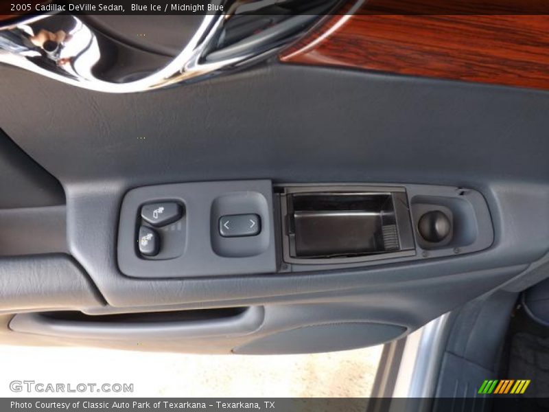 Blue Ice / Midnight Blue 2005 Cadillac DeVille Sedan