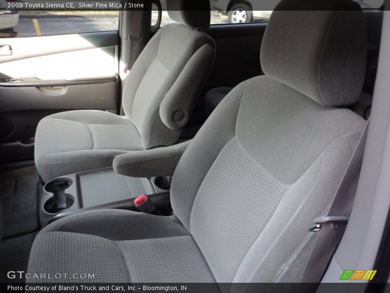 Front Seat of 2009 Sienna CE