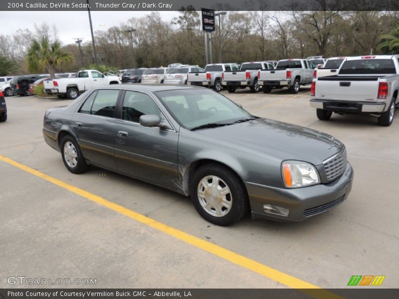 Front 3/4 View of 2004 DeVille Sedan
