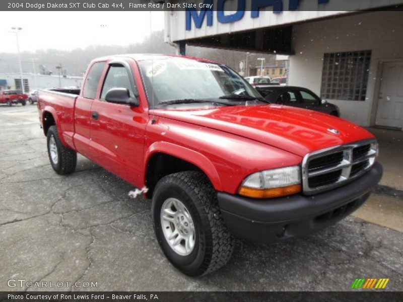 Flame Red / Dark Slate Gray 2004 Dodge Dakota SXT Club Cab 4x4