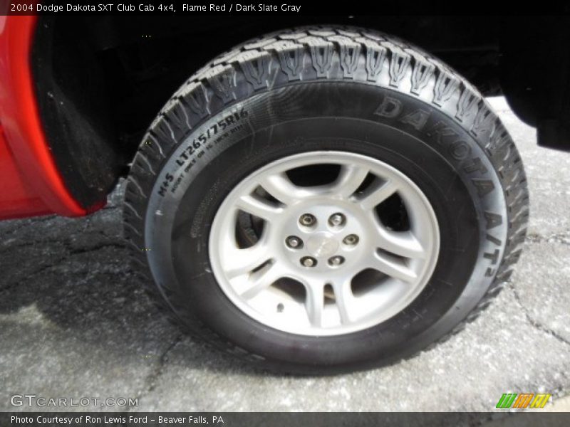 Flame Red / Dark Slate Gray 2004 Dodge Dakota SXT Club Cab 4x4