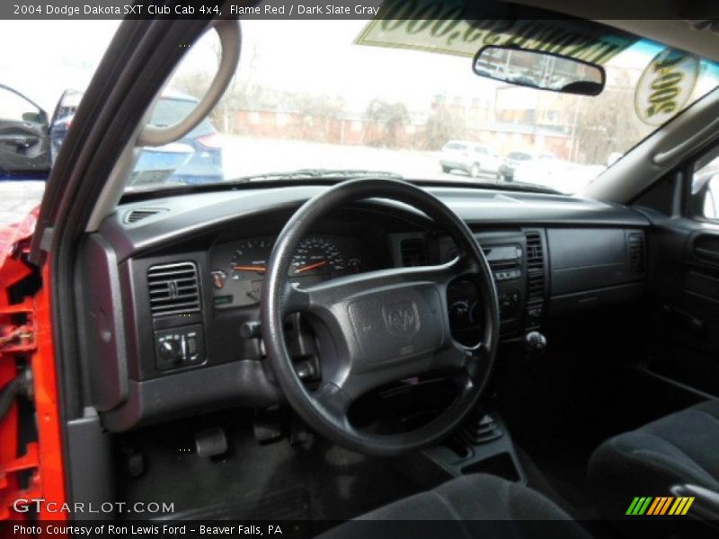 Flame Red / Dark Slate Gray 2004 Dodge Dakota SXT Club Cab 4x4