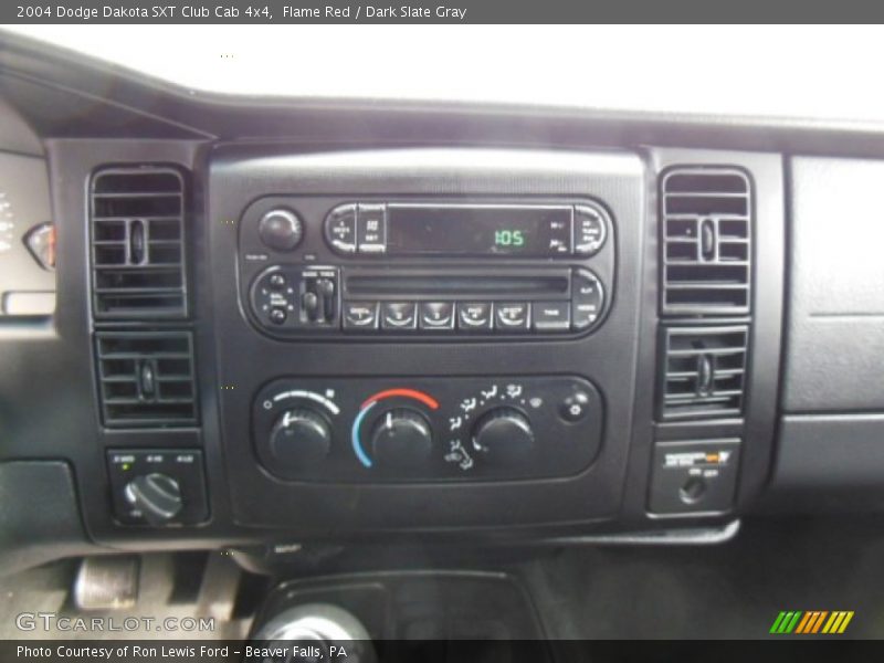 Flame Red / Dark Slate Gray 2004 Dodge Dakota SXT Club Cab 4x4