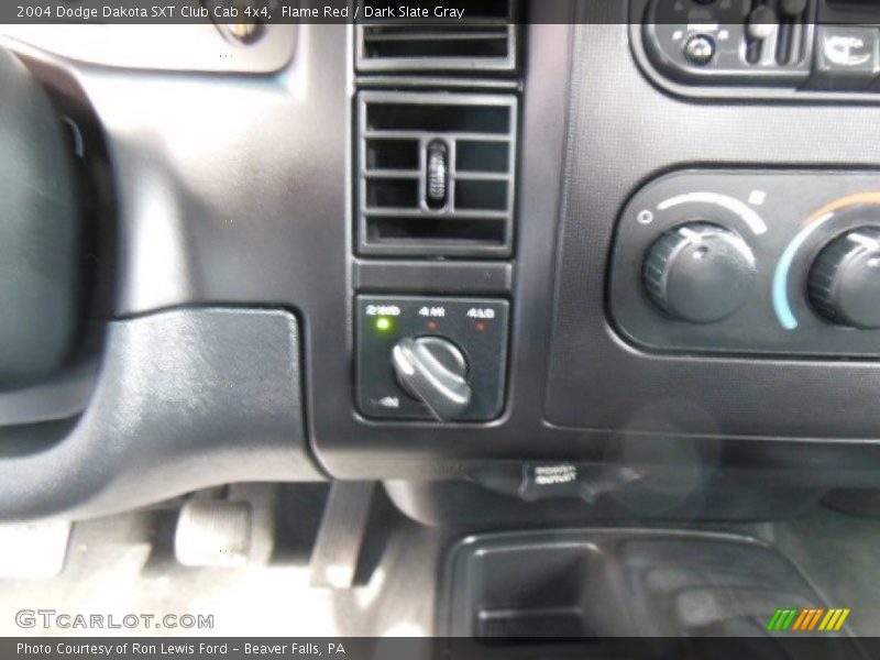 Flame Red / Dark Slate Gray 2004 Dodge Dakota SXT Club Cab 4x4