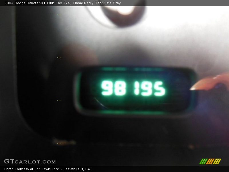 Flame Red / Dark Slate Gray 2004 Dodge Dakota SXT Club Cab 4x4