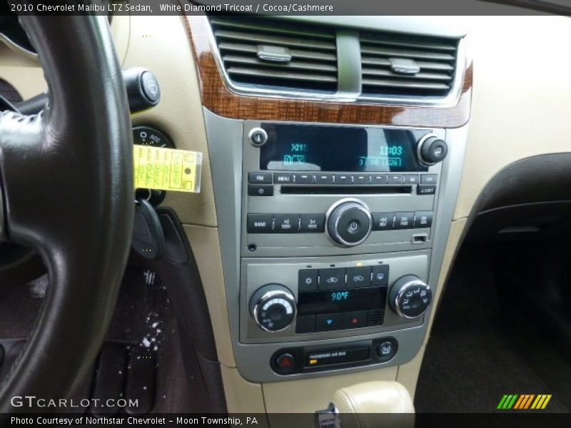 Controls of 2010 Malibu LTZ Sedan