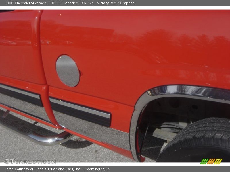 Victory Red / Graphite 2000 Chevrolet Silverado 1500 LS Extended Cab 4x4