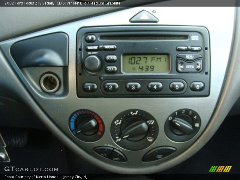 CD Silver Metallic / Medium Graphite 2002 Ford Focus ZTS Sedan