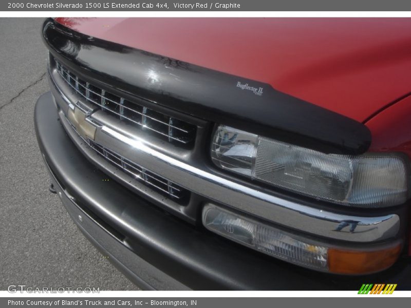 Victory Red / Graphite 2000 Chevrolet Silverado 1500 LS Extended Cab 4x4
