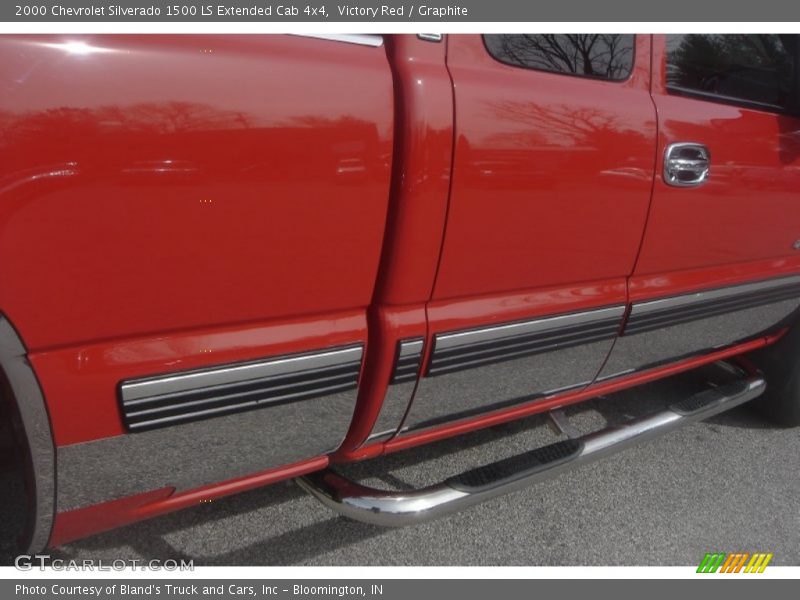 Victory Red / Graphite 2000 Chevrolet Silverado 1500 LS Extended Cab 4x4