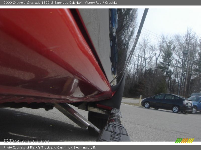 Victory Red / Graphite 2000 Chevrolet Silverado 1500 LS Extended Cab 4x4