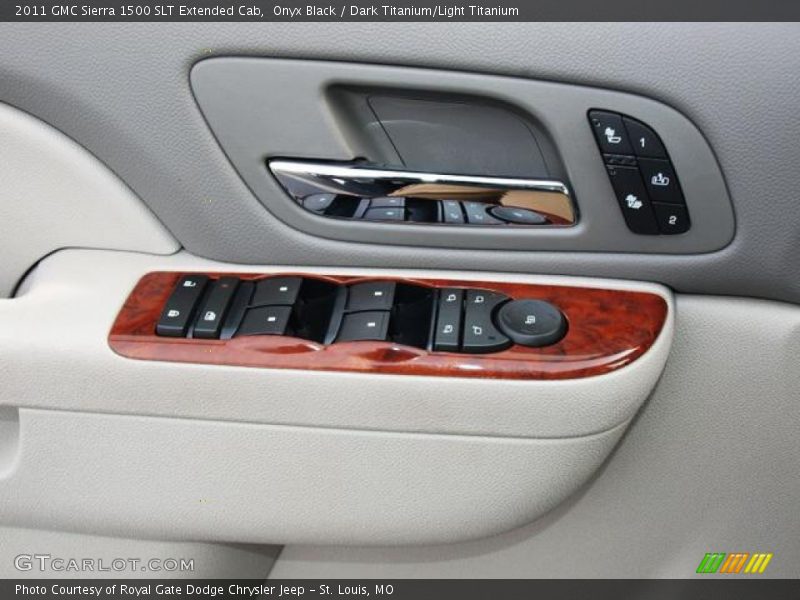 Controls of 2011 Sierra 1500 SLT Extended Cab