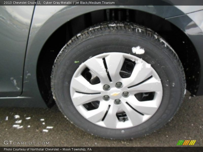 Cyber Gray Metallic / Jet Black/Medium Titanium 2013 Chevrolet Cruze LS