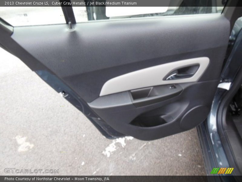 Cyber Gray Metallic / Jet Black/Medium Titanium 2013 Chevrolet Cruze LS
