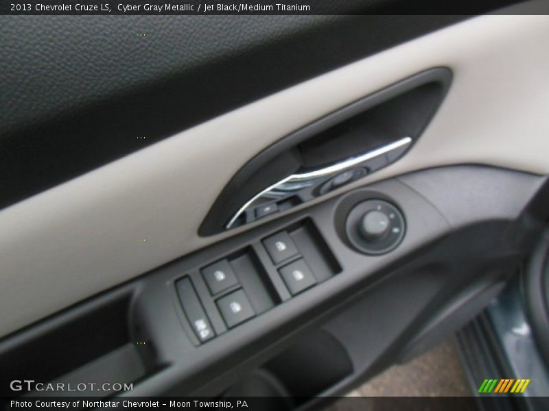 Cyber Gray Metallic / Jet Black/Medium Titanium 2013 Chevrolet Cruze LS