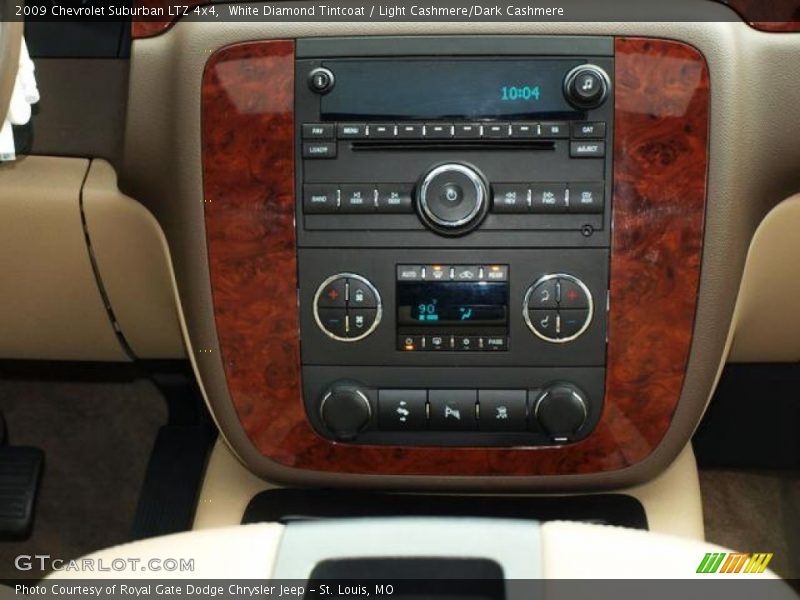 White Diamond Tintcoat / Light Cashmere/Dark Cashmere 2009 Chevrolet Suburban LTZ 4x4