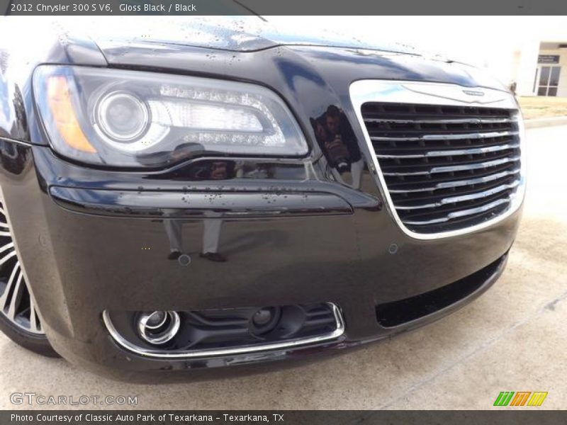 Gloss Black / Black 2012 Chrysler 300 S V6