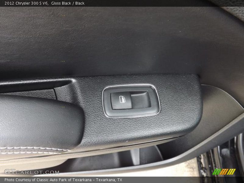 Gloss Black / Black 2012 Chrysler 300 S V6