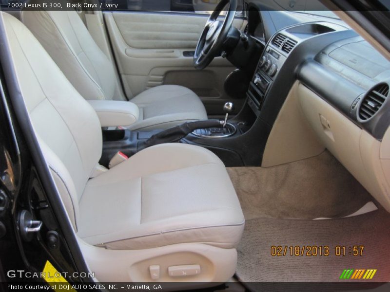 Black Onyx / Ivory 2002 Lexus IS 300