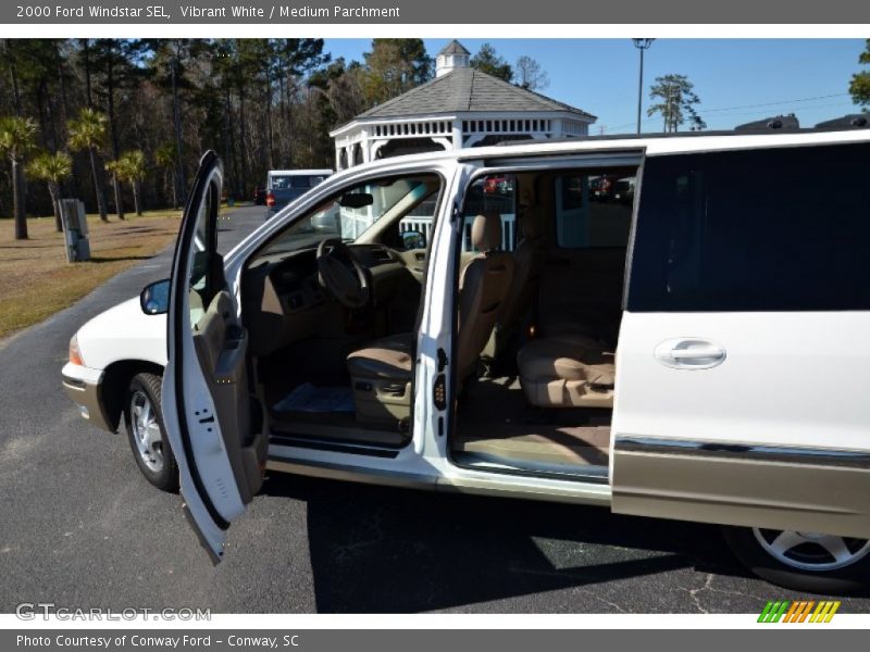 Vibrant White / Medium Parchment 2000 Ford Windstar SEL