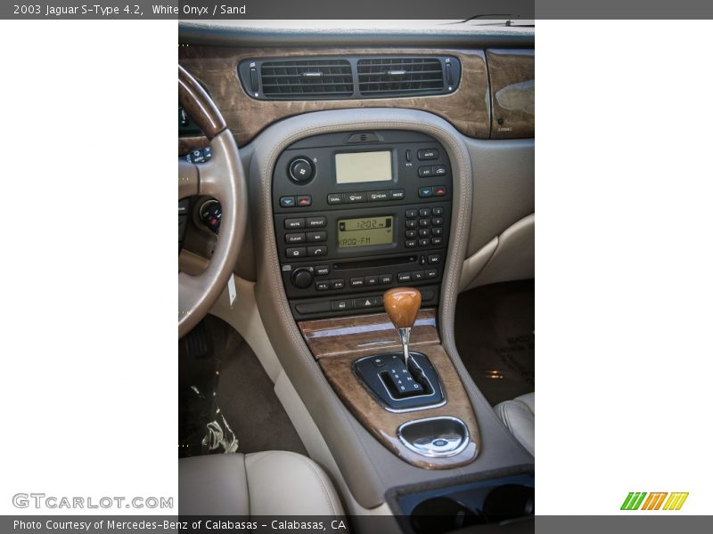 White Onyx / Sand 2003 Jaguar S-Type 4.2