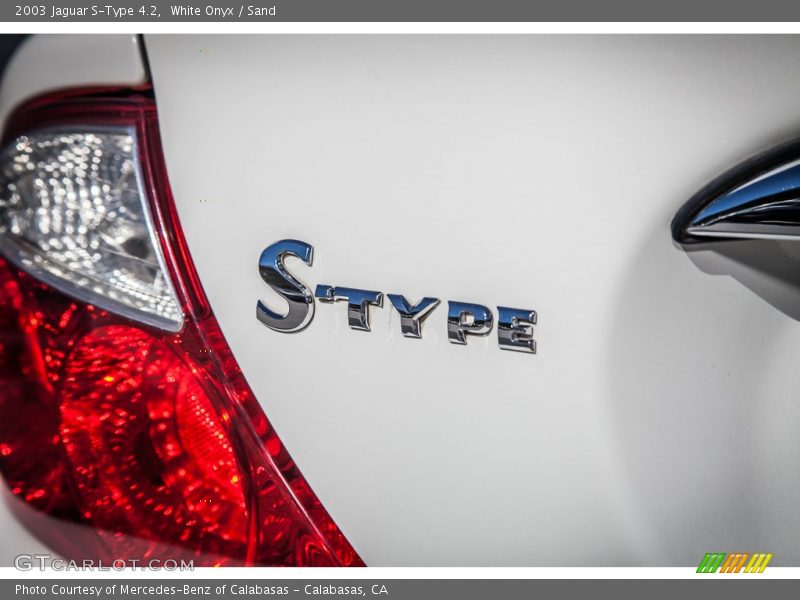 White Onyx / Sand 2003 Jaguar S-Type 4.2