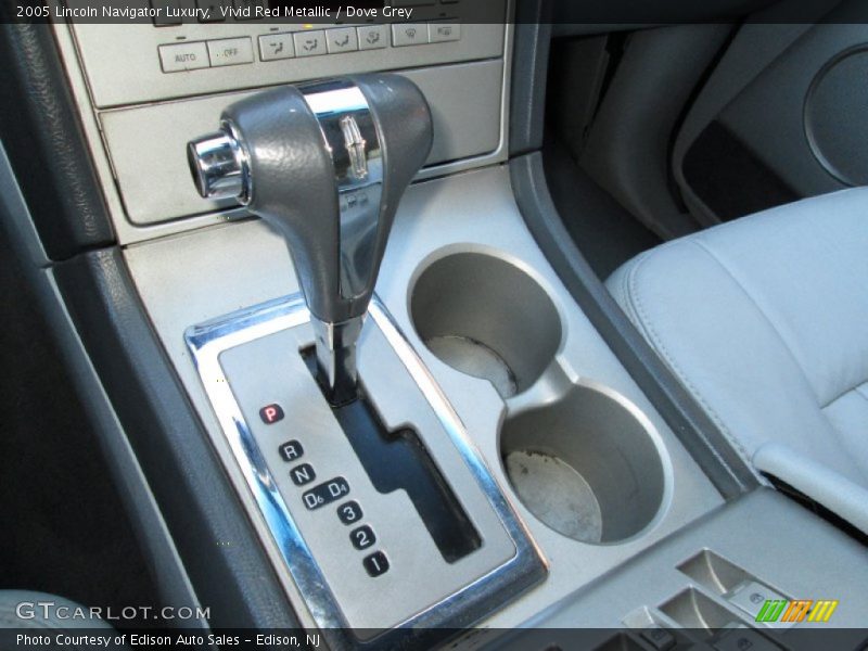  2005 Navigator Luxury 6 Speed Automatic Shifter