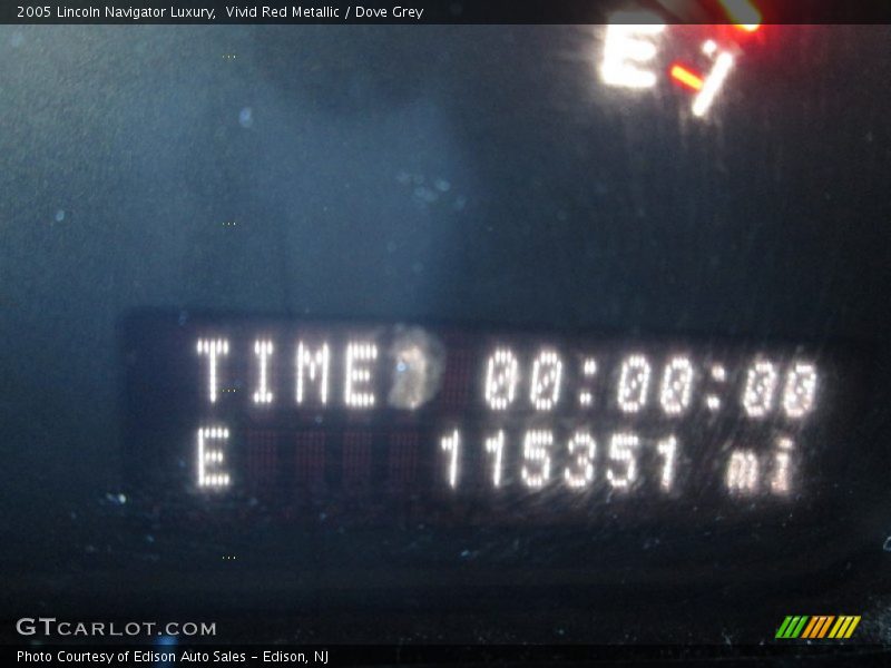 Vivid Red Metallic / Dove Grey 2005 Lincoln Navigator Luxury