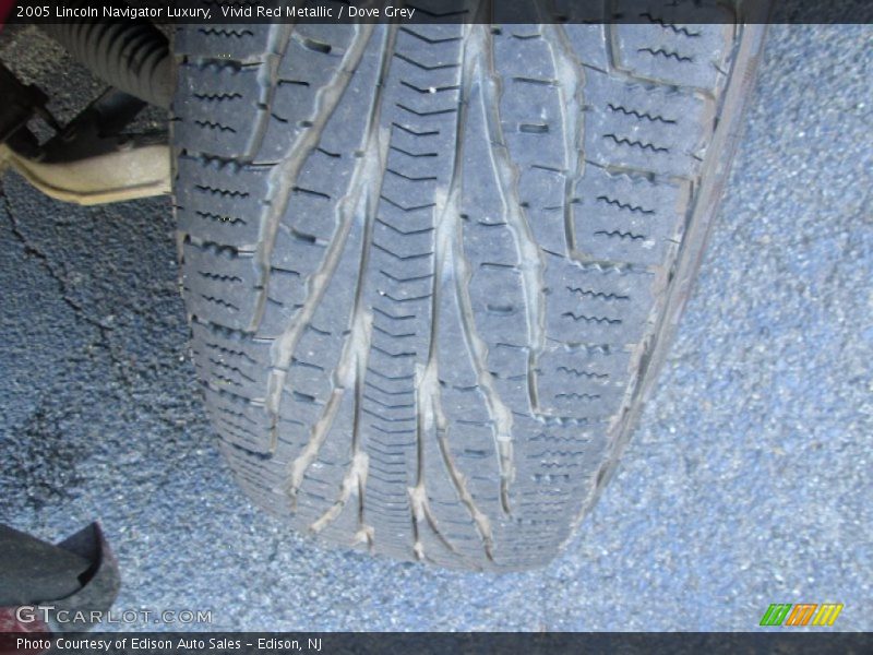Vivid Red Metallic / Dove Grey 2005 Lincoln Navigator Luxury