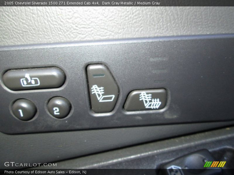 Controls of 2005 Silverado 1500 Z71 Extended Cab 4x4