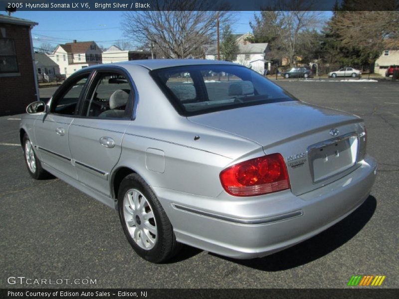 Bright Silver / Black 2005 Hyundai Sonata LX V6