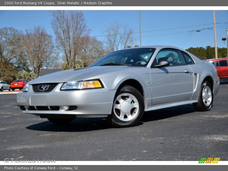 Front 3/4 View of 2000 Mustang V6 Coupe