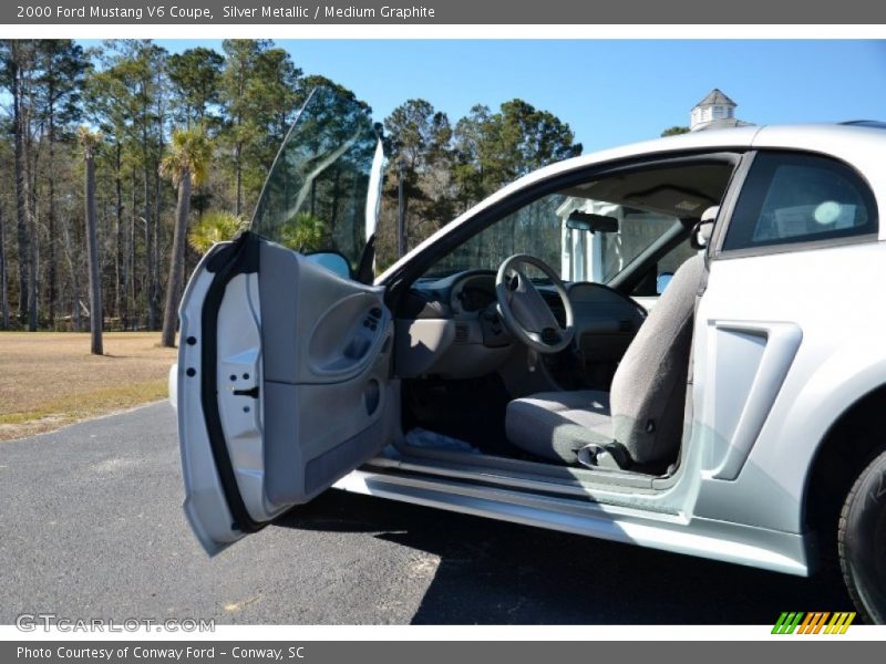 Silver Metallic / Medium Graphite 2000 Ford Mustang V6 Coupe