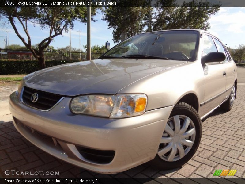 Front 3/4 View of 2001 Corolla CE